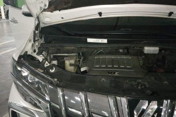 Used Toyota Alphard 2015 3.5L Luxury Edition Engine Bay Right