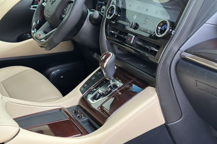Used Toyota Alphard 2015 3.5L Luxury Edition Exterior 5
