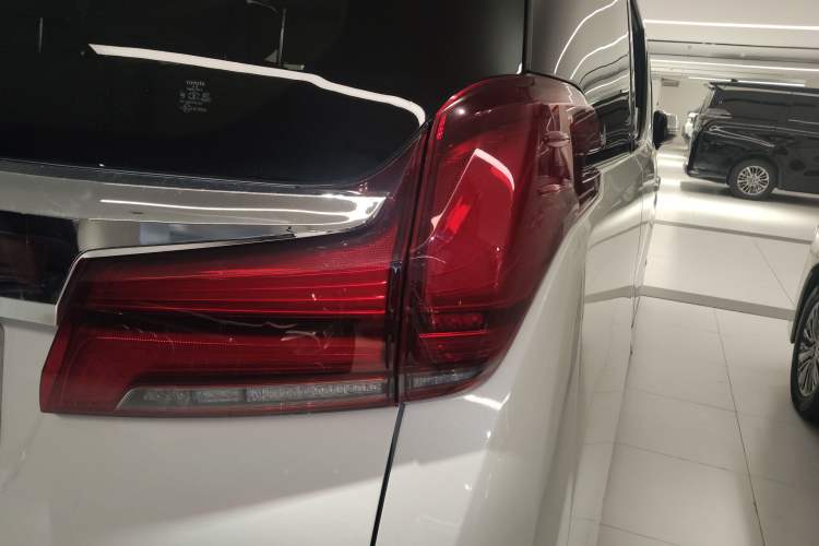 Used Toyota Alphard 2015 3.5L Prestige Edition Exterior 6