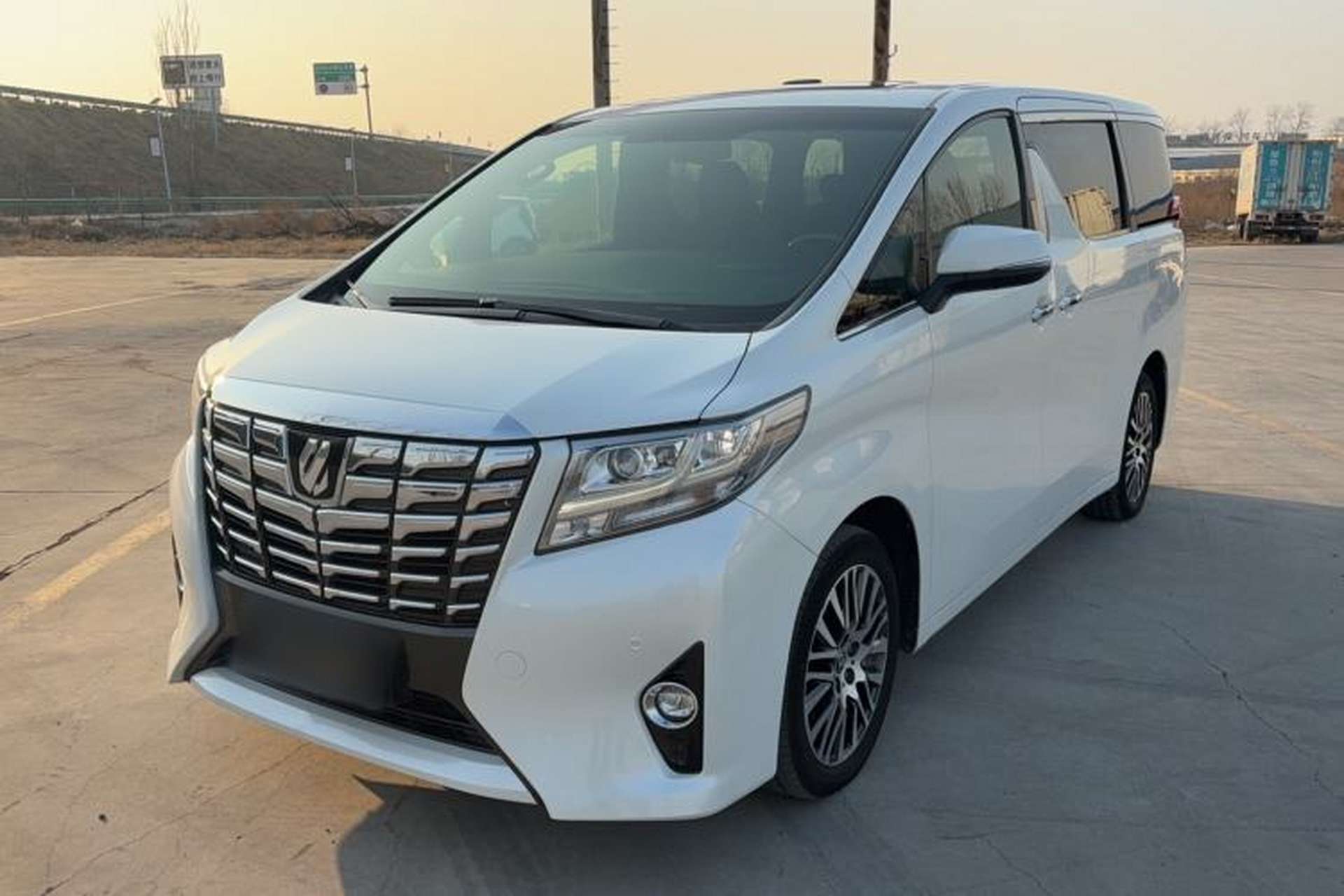 Used Toyota Alphard 2015 3.5L Prestige Edition Front Left 45 Deg