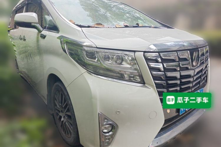 Used Toyota Alphard 2015 3.5L Luxury Edition Front Right 45 Deg