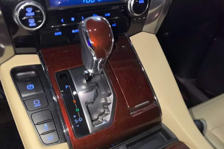 Used Toyota Alphard 2015 3.5L Luxury Edition Gear Lever