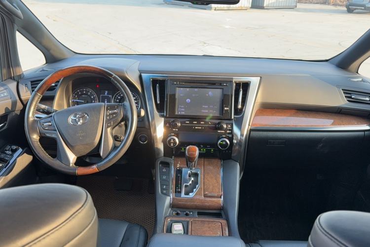 Used Toyota Alphard 2015 3.5L Prestige Edition Interior 1