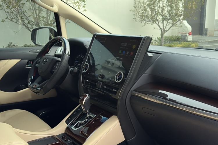 Used Toyota Alphard 2015 3.5L Luxury Edition Interior 10