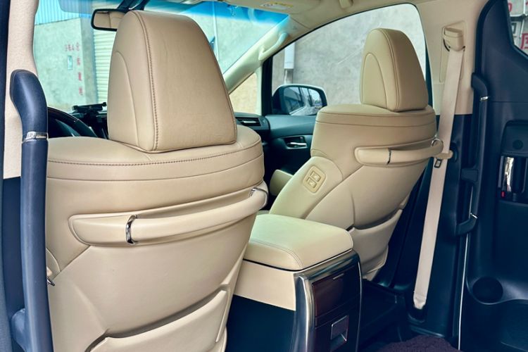Used Toyota Alphard 2015 3.5L Luxury Edition Interior 11
