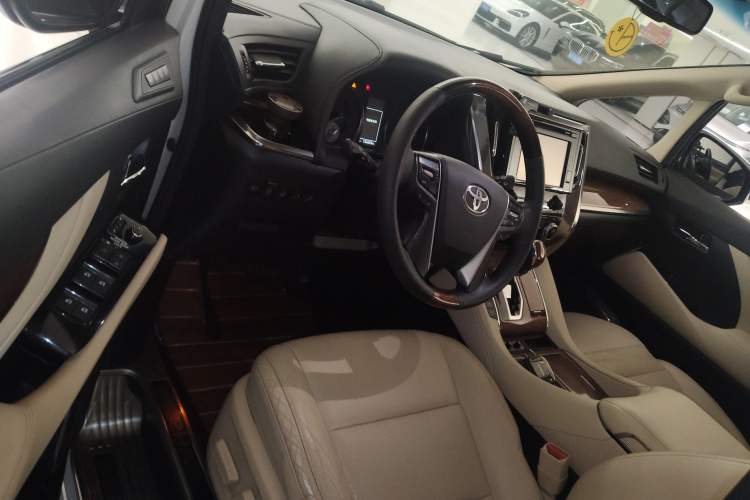 Used Toyota Alphard 2015 3.5L Prestige Edition Interior 3
