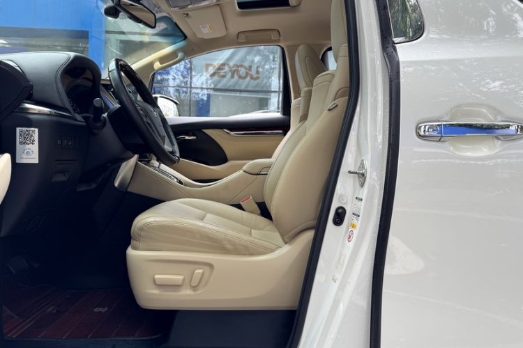 Used Toyota Alphard 2015 3.5L Luxury Edition Interior 4