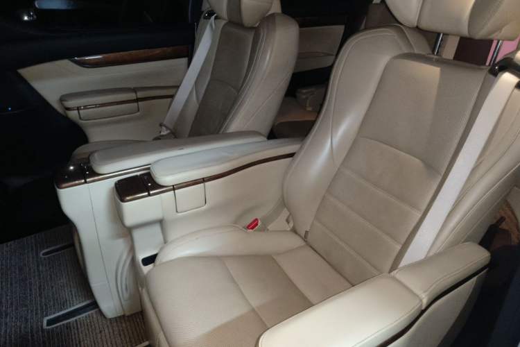 Used Toyota Alphard 2015 3.5L Prestige Edition Interior 4