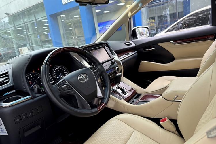 Used Toyota Alphard 2015 3.5L Luxury Edition Interior 5