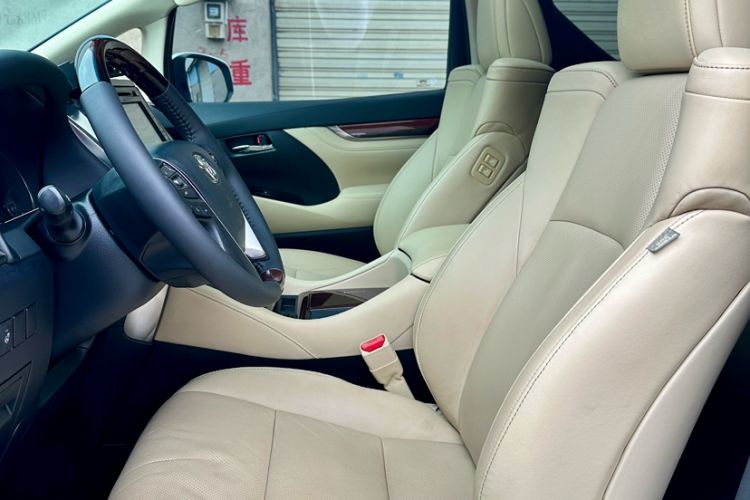 Used Toyota Alphard 2015 3.5L Luxury Edition Interior 5