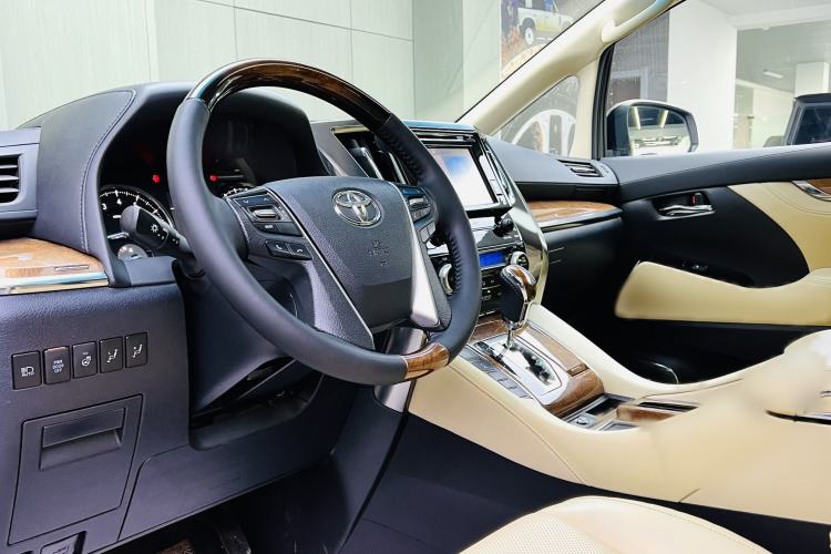 Used Toyota Alphard 2015 3.5L Prestige Edition Interior 5