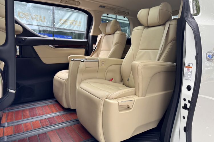 Used Toyota Alphard 2015 3.5L Luxury Edition Interior 6