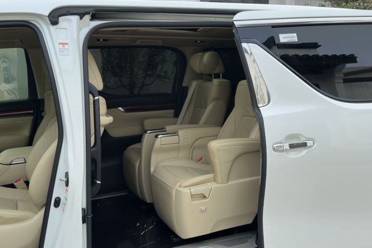 Used Toyota Alphard 2015 3.5L Luxury Edition Interior 6