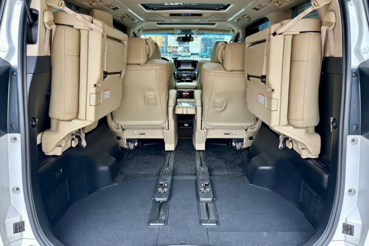 Used Toyota Alphard 2015 3.5L Luxury Edition Interior 7