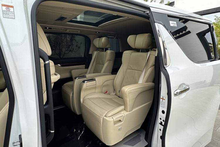 Used Toyota Alphard 2015 3.5L Luxury Edition Interior 7