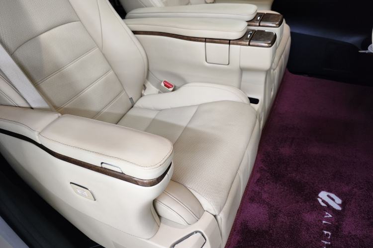 Used Toyota Alphard 2015 3.5L Prestige Edition Interior 7