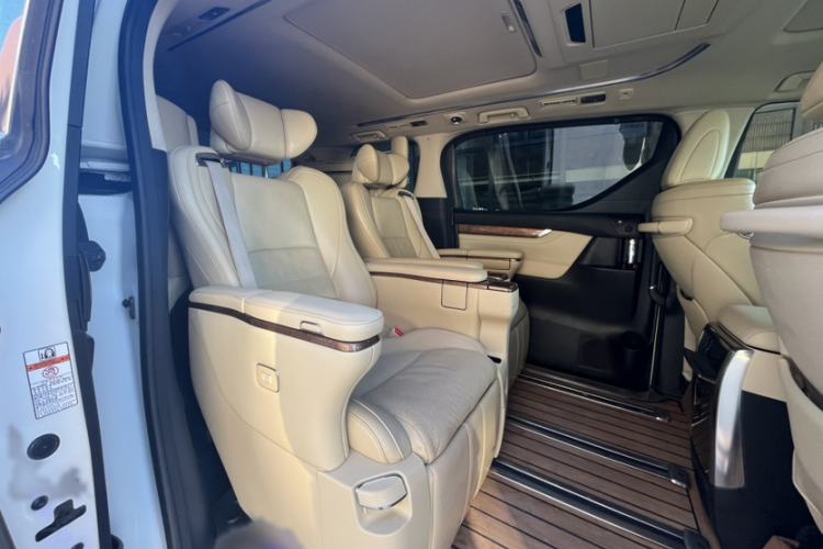 Used Toyota Alphard 2015 3.5L Prestige Edition Interior 8