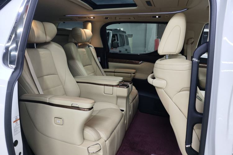 Used Toyota Alphard 2015 3.5L Prestige Edition Interior 9