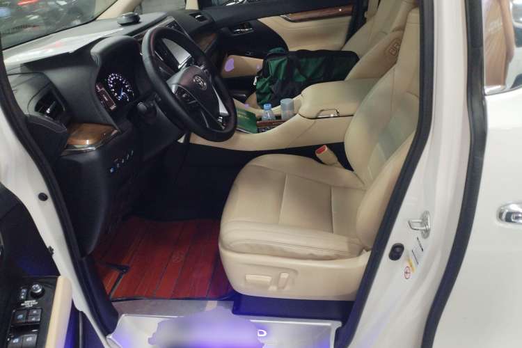 Used Toyota Alphard 2015 3.5L Luxury Edition Left Front Seat