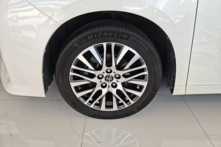 Used Toyota Alphard 2015 3.5L Luxury Edition Left Front Wheel Hub