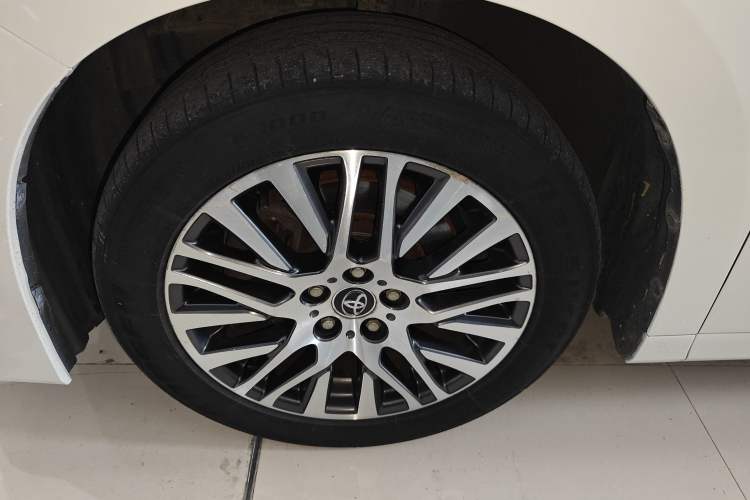 Used Toyota Alphard 2015 3.5L Luxury Edition Left Front Wheel Hub