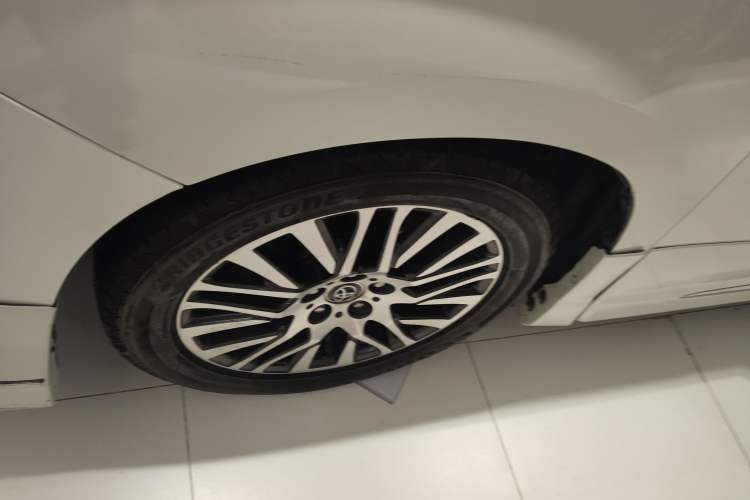 Used Toyota Alphard 2015 3.5L Prestige Edition Left Front Wheel Hub