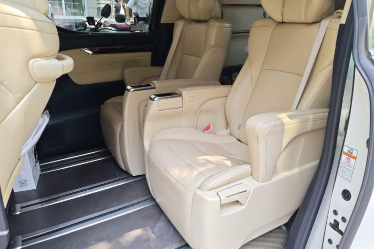 Used Toyota Alphard 2015 3.5L Luxury Edition Left Rear Seat