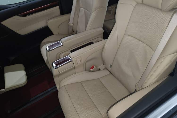 Used Toyota Alphard 2015 3.5L Luxury Edition Left Rear Seat