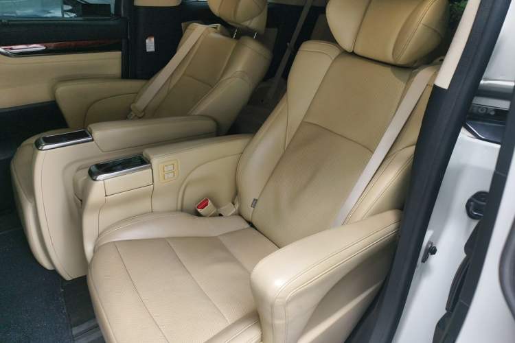 Used Toyota Alphard 2015 3.5L Luxury Edition Left Rear Seat