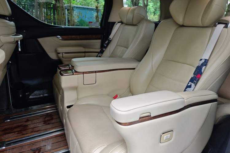 Used Toyota Alphard 2015 3.5L Prestige Edition Left Rear Seat