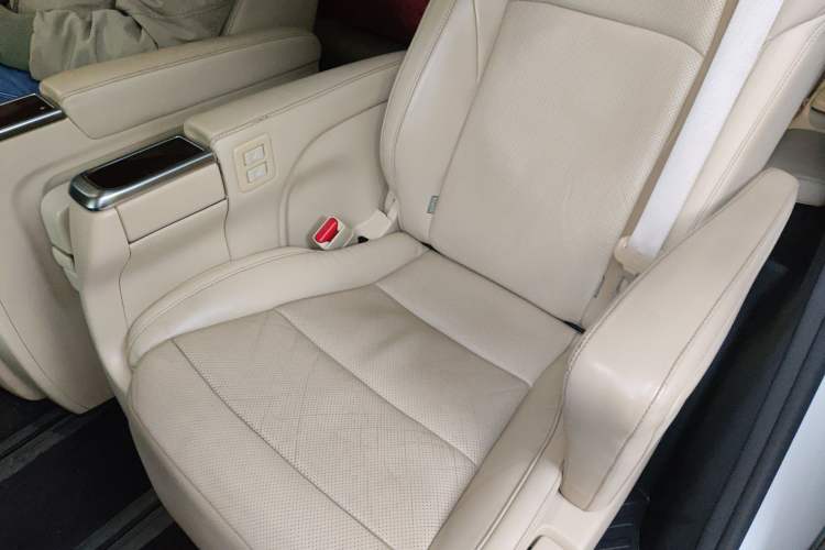 Used Toyota Alphard 2015 3.5L Luxury Edition Left Rear Seat