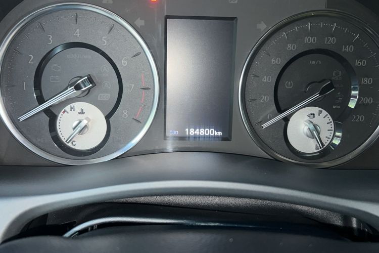 Used Toyota Alphard 2015 3.5L Luxury Edition Odometer Close Up