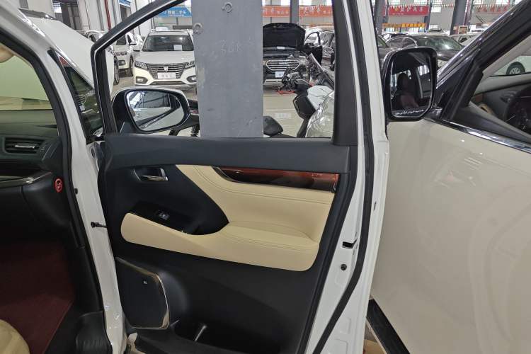 Used Toyota Alphard 2015 3.5L Luxury Edition Right Front Door Interior
