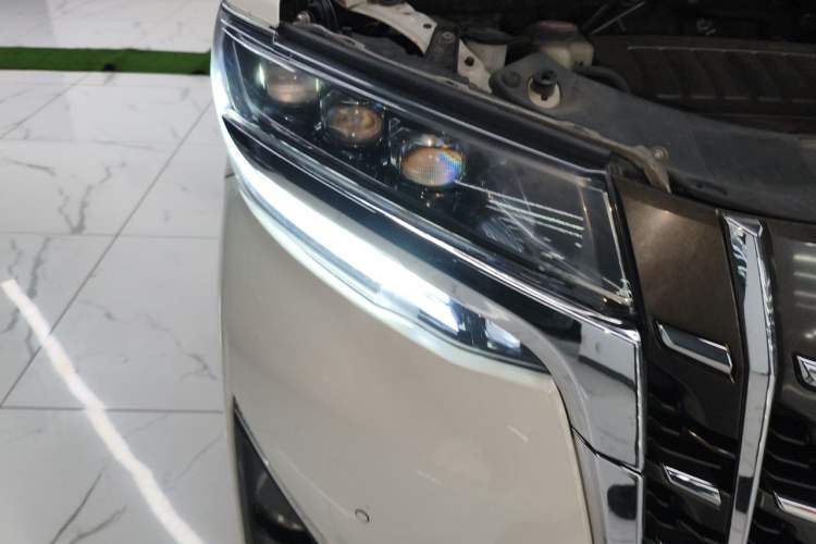 Used Toyota Alphard 2015 3.5L Prestige Edition Right Front Headlight