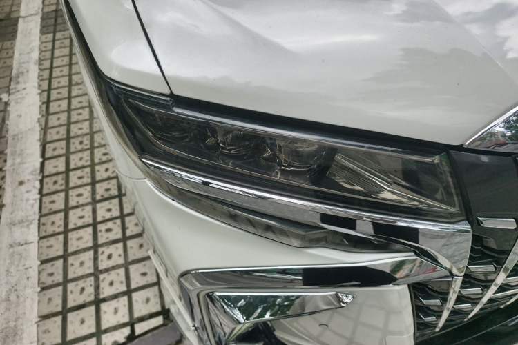 Used Toyota Alphard 2015 3.5L Luxury Edition Right Front Headlight