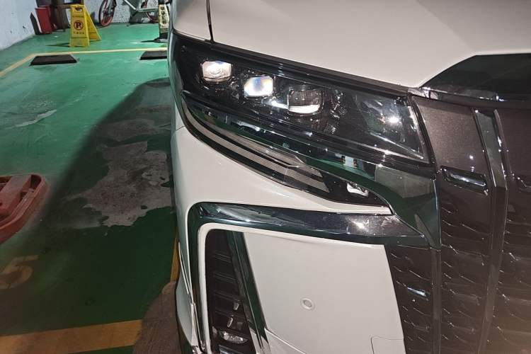 Used Toyota Alphard 2015 3.5L Luxury Edition Right Front Headlight