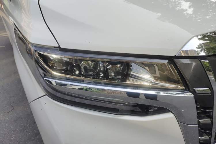 Used Toyota Alphard 2015 3.5L Luxury Edition Right Front Headlight