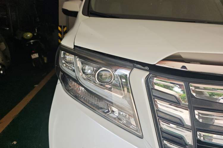 Used Toyota Alphard 2015 3.5L Luxury Edition Right Front Headlight