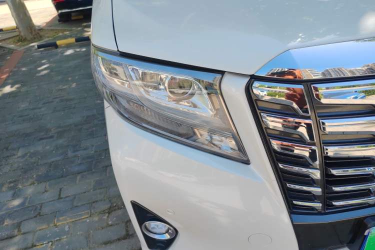Used Toyota Alphard 2015 3.5L Luxury Edition Right Front Headlight