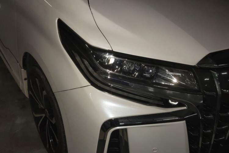 Used Toyota Alphard 2015 3.5L Luxury Edition Right Front Headlight