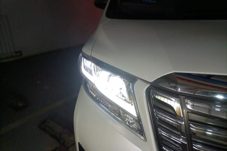 Used Toyota Alphard 2015 3.5L Prestige Edition Right Front Headlight