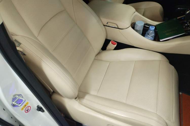 Used Toyota Alphard 2015 3.5L Luxury Edition Right Front Seat