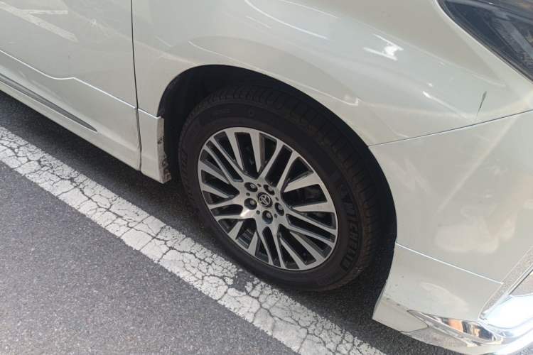 Used Toyota Alphard 2015 3.5L Prestige Edition Right Front Wheel Hub