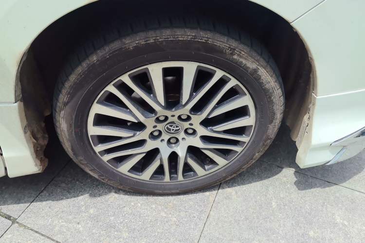 Used Toyota Alphard 2015 3.5L Luxury Edition Right Front Wheel Hub