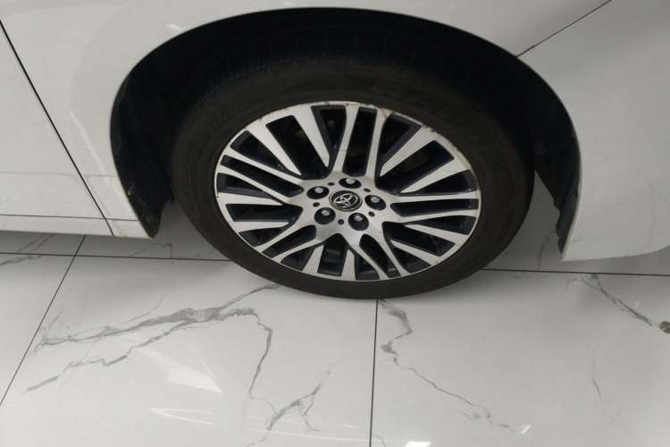 Used Toyota Alphard 2015 3.5L Prestige Edition Right Front Wheel Hub