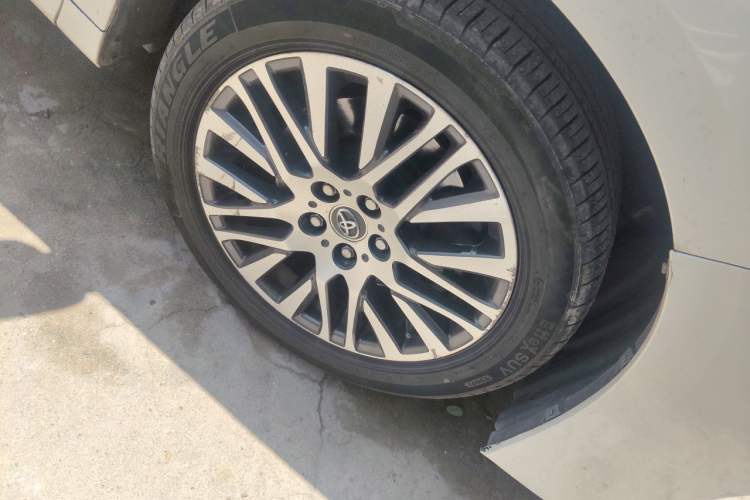 Used Toyota Alphard 2015 3.5L Prestige Edition Right Front Wheel Hub