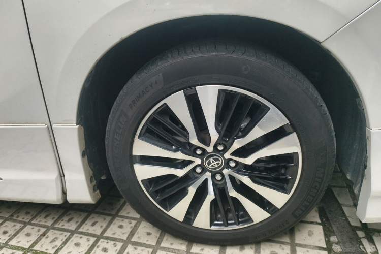 Used Toyota Alphard 2015 3.5L Luxury Edition Right Front Wheel Hub