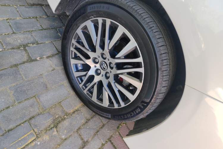 Used Toyota Alphard 2015 3.5L Luxury Edition Right Front Wheel Hub