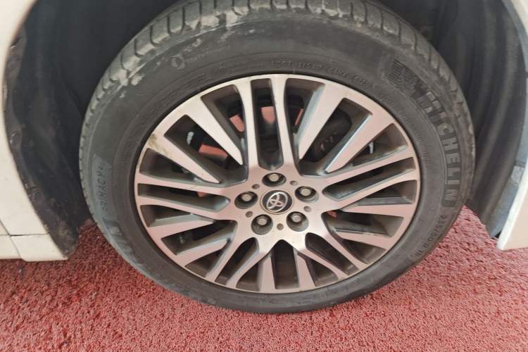Used Toyota Alphard 2015 3.5L Luxury Edition Right Front Wheel Hub