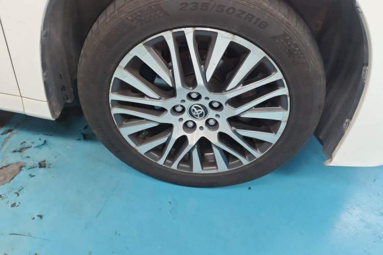 Used Toyota Alphard 2015 3.5L Luxury Edition Right Front Wheel Hub